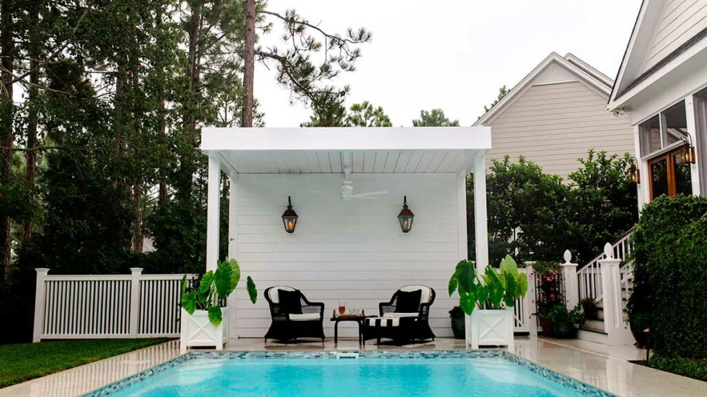 poolside pergola in Wilmington, NC - Model R-Blade by Azenco